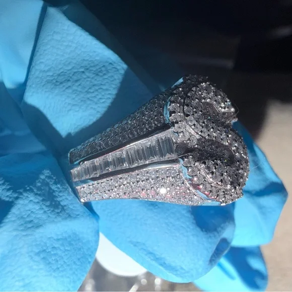 MOISSANITE
925 SILVER 3.0CTW
$ 950.00 ring size 11 - Picture 4 of 8